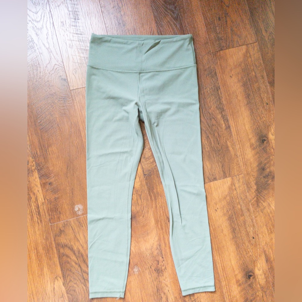 Athleta High Rise 25” 7/8 SZ S Sage Yoga Tight Legging Athletic Wear Pilates